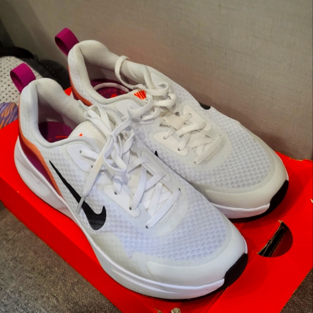 Nike women's shoe